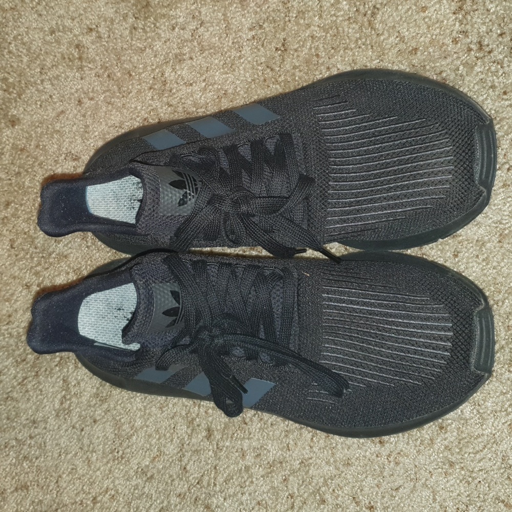 Adidas Men's Swift Run Trainers Triple Black sz 12 - Picture 3 of 6